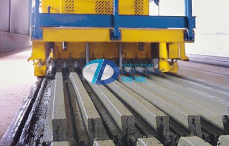 Precast concrete fencing machine