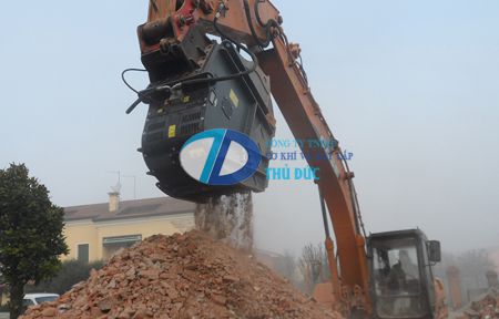 Excavator Crusher