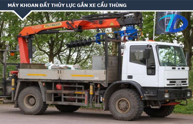 Máy khoan đất thủy lực gắn xe cẩu thùng