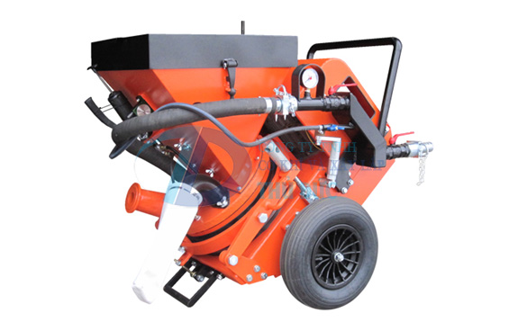 Concrete spraying machine